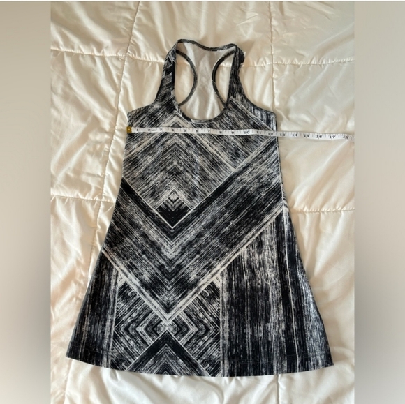 EUC Lululemon Cool Racerback size 4 - Picture 4 of 5